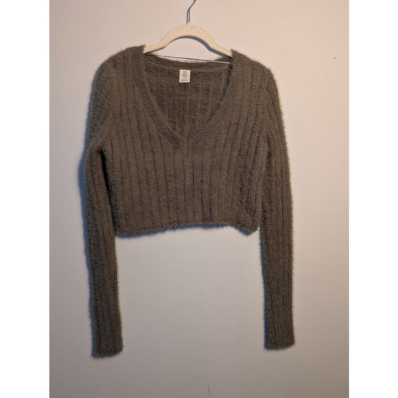 Urban Outfitters Sweaters - Urban Outfitters Green Fuzzy V Neck Cropped Sweater Small
